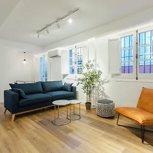  Appartement Decorated And Renovated- 2bd 2bth- Center
